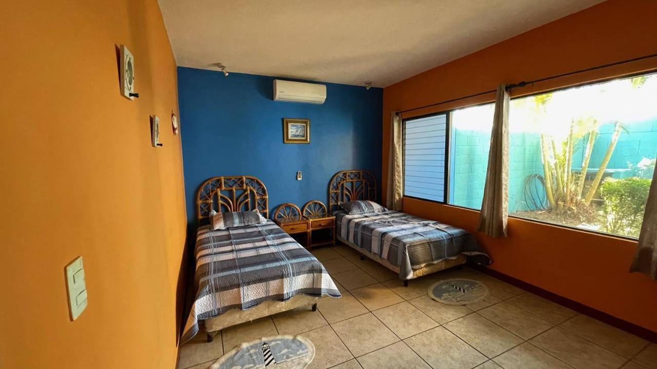 Chalet En Puerto San Jose Exterior photo