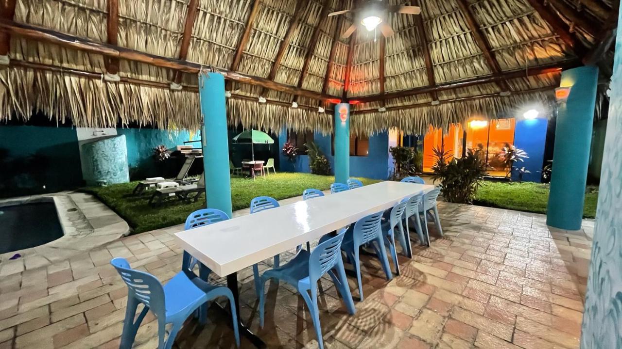 Chalet En Puerto San Jose Exterior photo