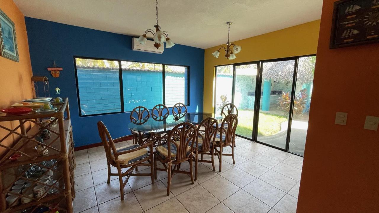 Chalet En Puerto San Jose Exterior photo
