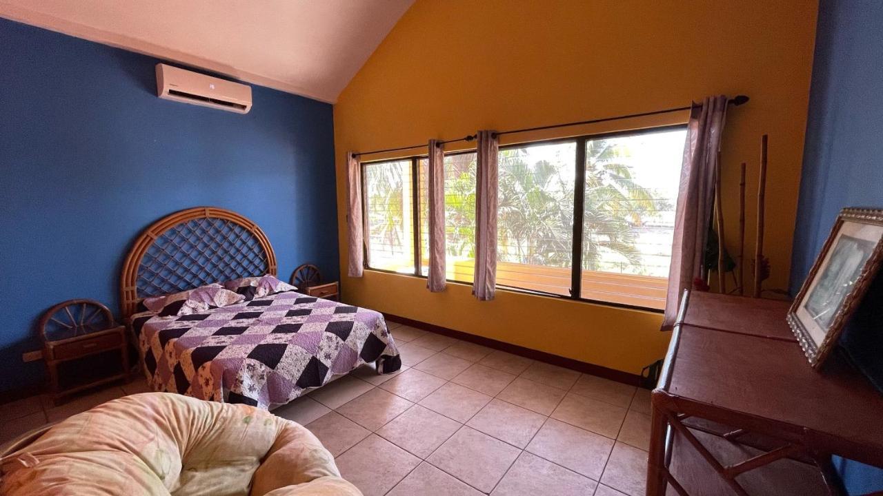 Chalet En Puerto San Jose Exterior photo