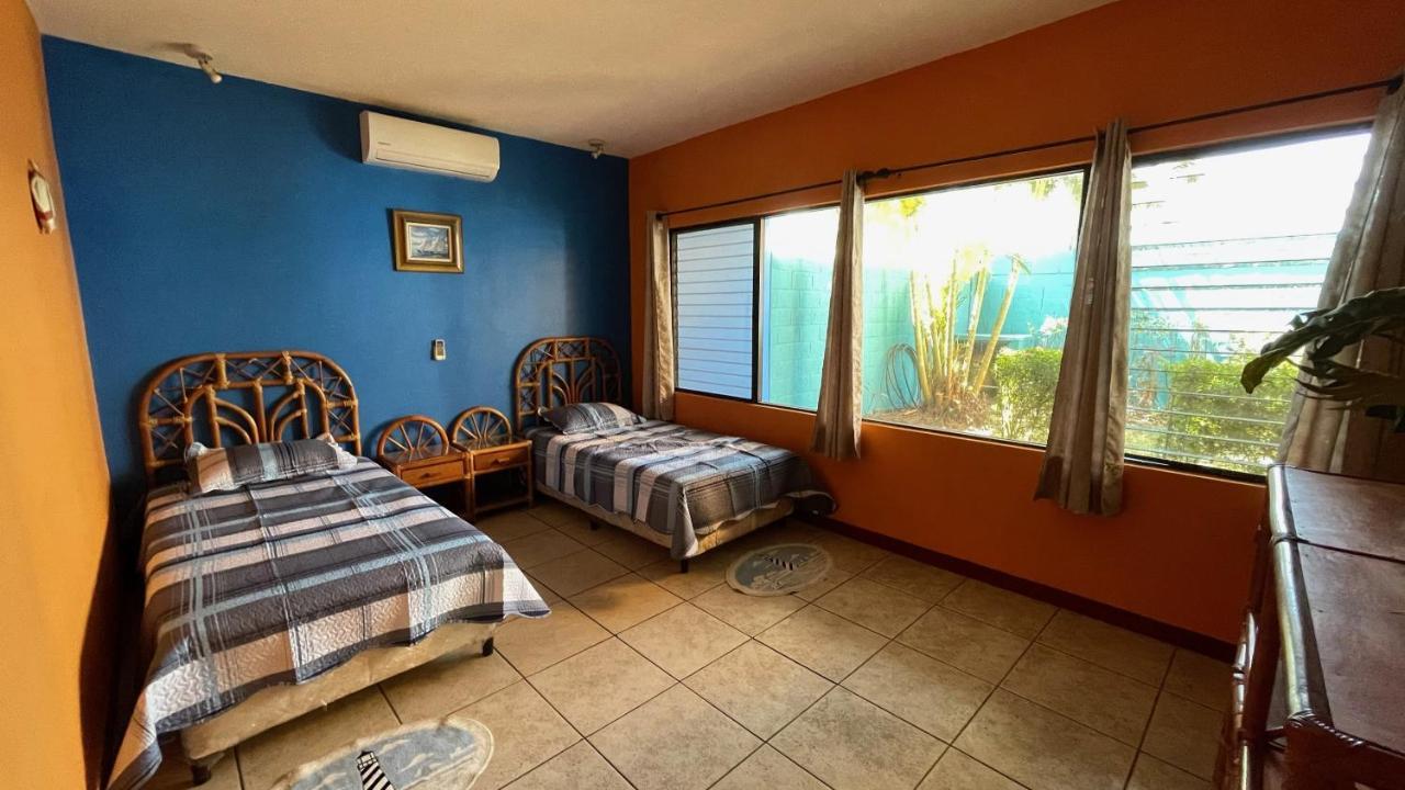 Chalet En Puerto San Jose Exterior photo