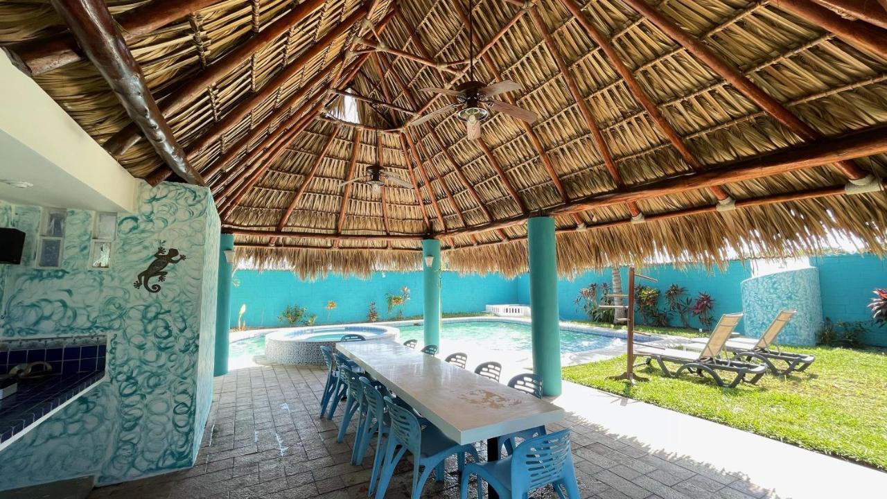 Chalet En Puerto San Jose Exterior photo