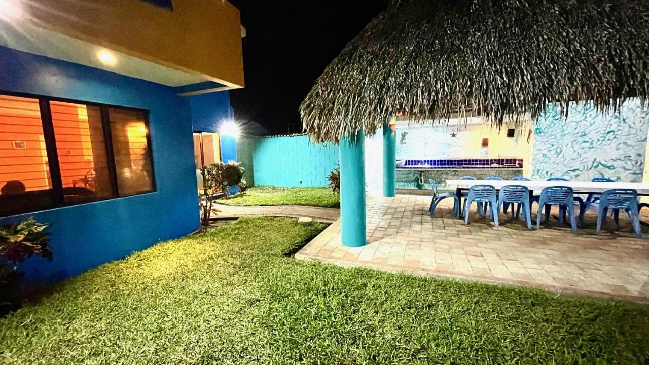 Chalet En Puerto San Jose Exterior photo