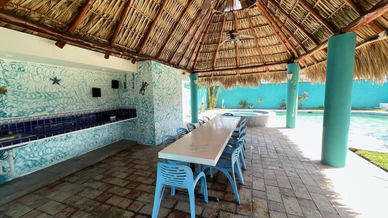 Chalet En Puerto San Jose Exterior photo
