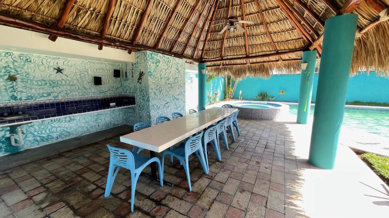 Chalet En Puerto San Jose Exterior photo