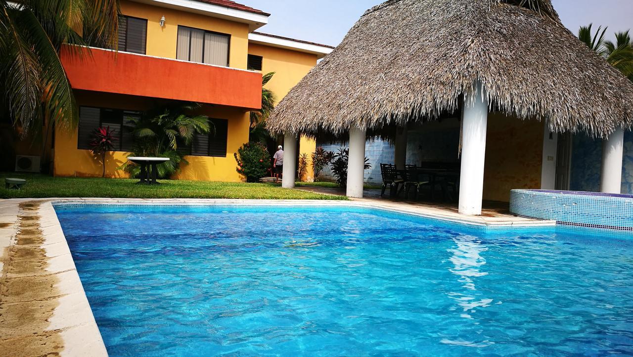 Chalet En Puerto San Jose Exterior photo