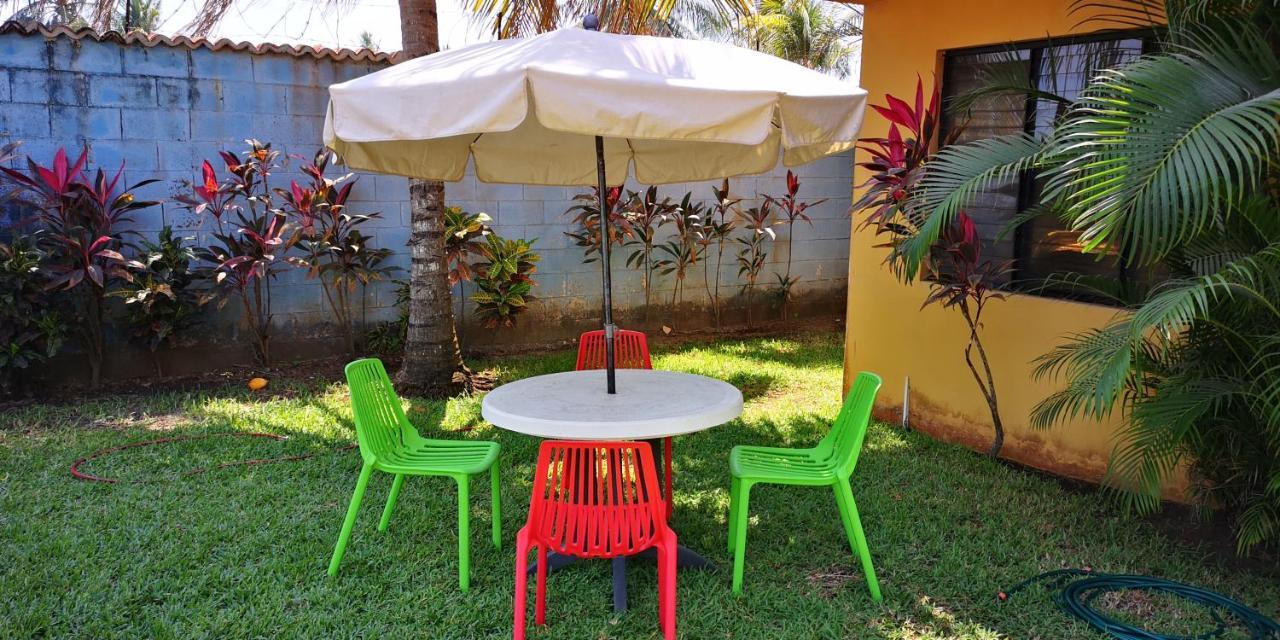 Chalet En Puerto San Jose Exterior photo